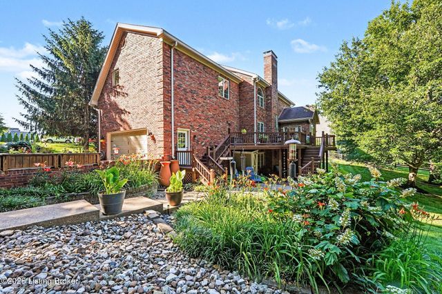 4740 Grand Dell Dr, Crestwood, KY 40014