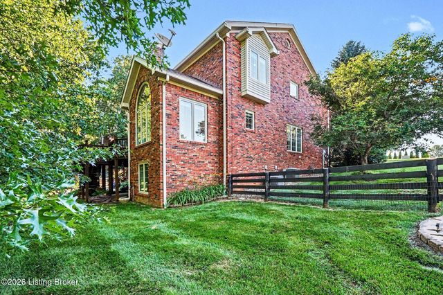 4740 Grand Dell Dr, Crestwood, KY 40014