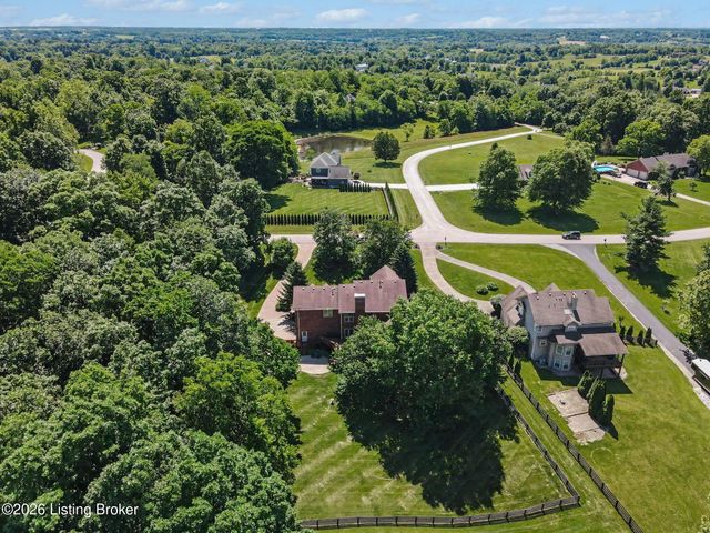 4740 Grand Dell Dr, Crestwood, KY 40014