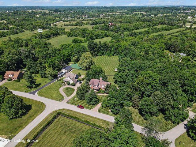 4740 Grand Dell Dr, Crestwood, KY 40014