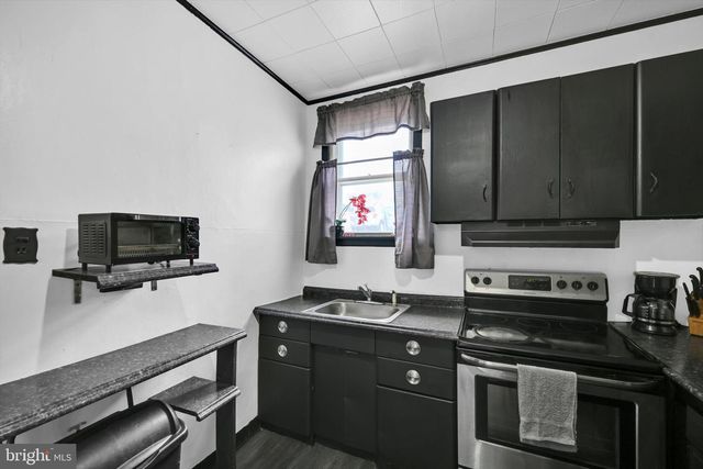 617 S 10TH ST, Reading, PA 19602
