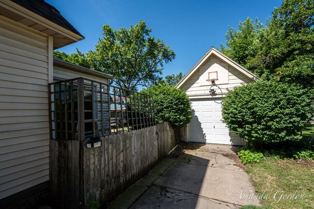 2101 Paris Avenue SE, Grand Rapids, MI 49507
