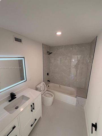 935 SW 72nd Ave, Miami, FL 33144