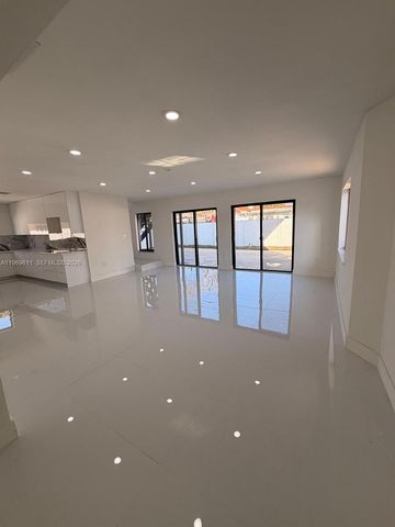 935 SW 72nd Ave, Miami, FL 33144