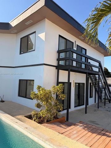 935 SW 72nd Ave, Miami, FL 33144