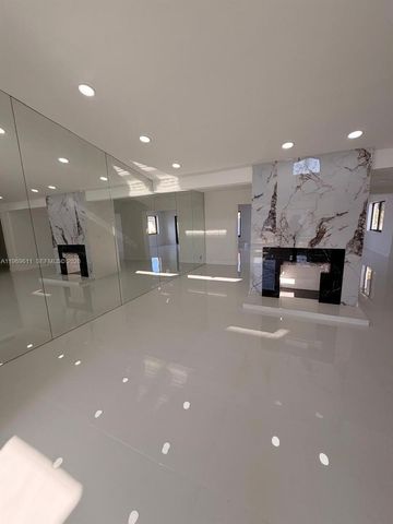 935 SW 72nd Ave, Miami, FL 33144