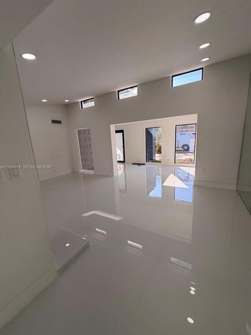 935 SW 72nd Ave, Miami, FL 33144