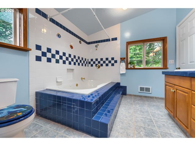 3740 Sw Comus St, Portland, OR 97219