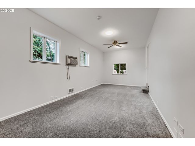 3740 Sw Comus St, Portland, OR 97219