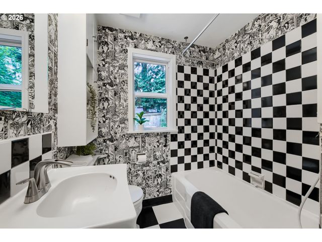 3740 Sw Comus St, Portland, OR 97219