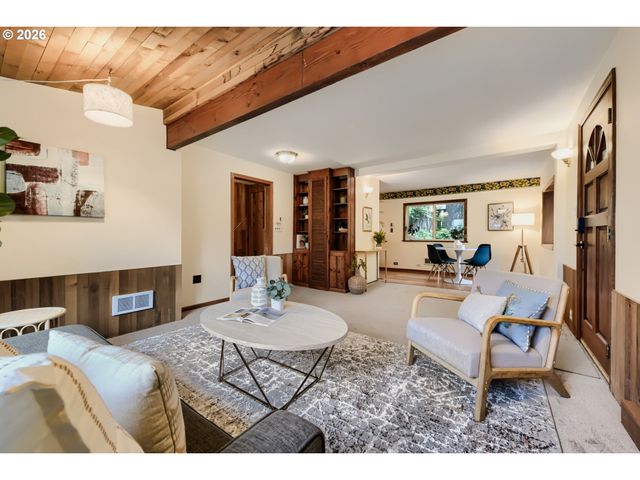 3740 Sw Comus St, Portland, OR 97219