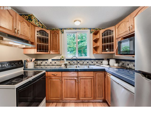 3740 Sw Comus St, Portland, OR 97219