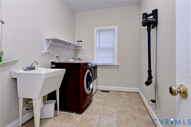 11385 Winding River Rd, Providence Forge, VA 23140