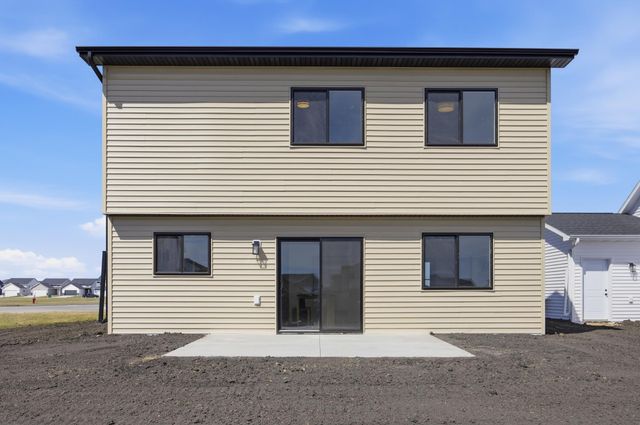 6233 86th Avenue S, Horace, ND 58047