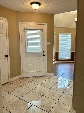 4131 Crossgate Court, Arlington, TX 76016