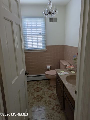 2 Seawood Way, Spring Lake, NJ 07762