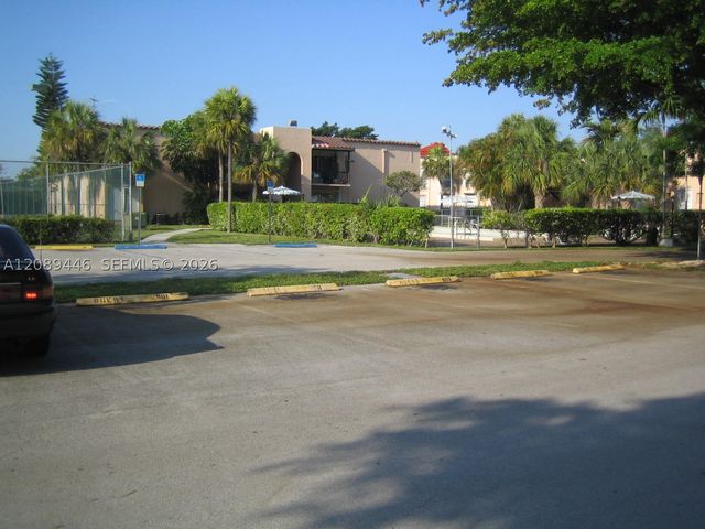 10824 N Kendall Dr S-26, Miami, FL 33176