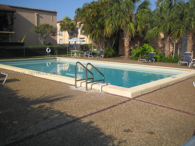 10824 N Kendall Dr S-26, Miami, FL 33176