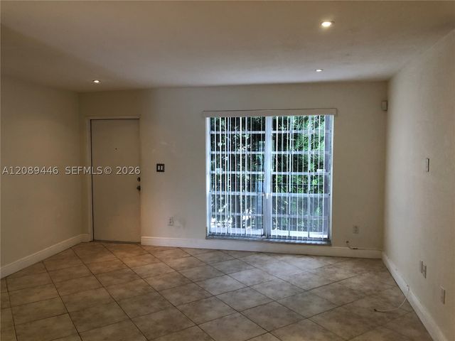 10824 N Kendall Dr S-26, Miami, FL 33176