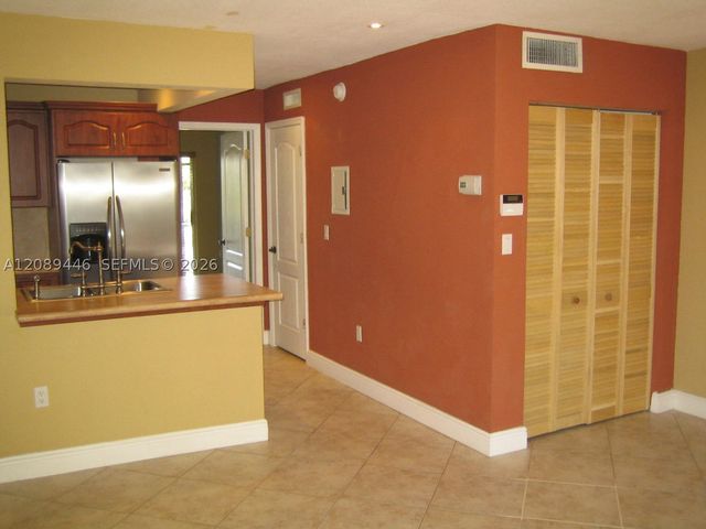 10824 N Kendall Dr S-26, Miami, FL 33176