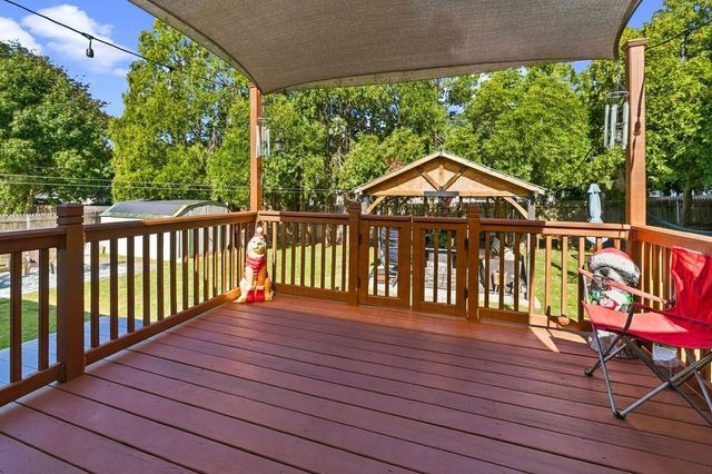 24 Vincenzo Drive, West Warwick, RI 02893