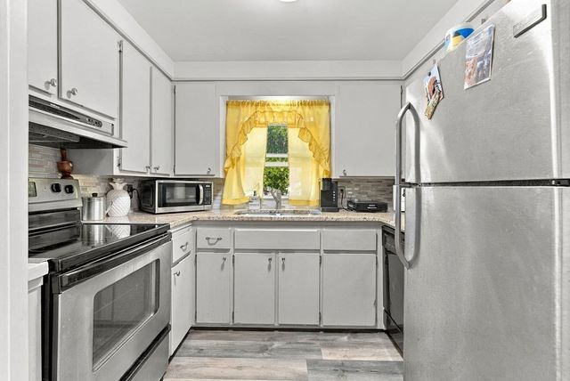 24 Vincenzo Drive, West Warwick, RI 02893