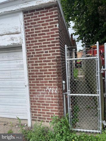 918 HIGHLAND AVE, Chester, PA 19013