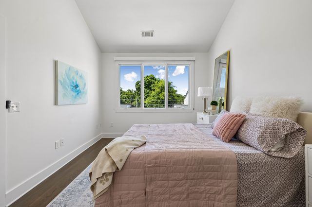 719 Bradford Ave, Nashville, TN 37204
