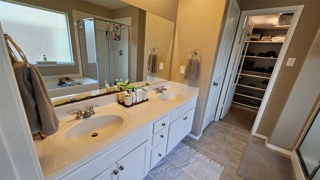 452 Paddle Drive, Crowley, TX 76036