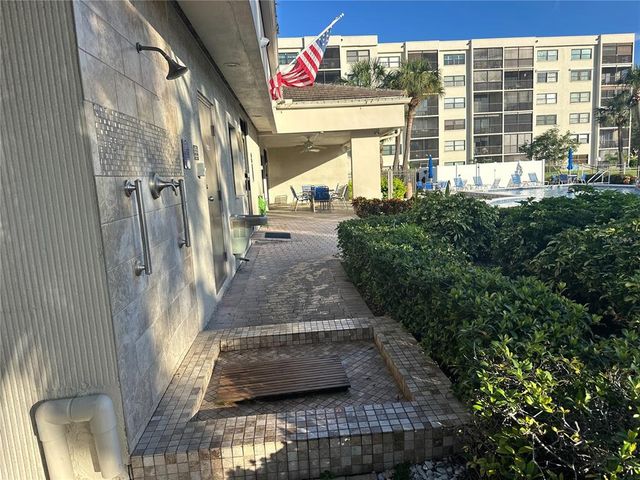 1332 PASADENA AVENUE S 102, St Petersburg, FL 33707