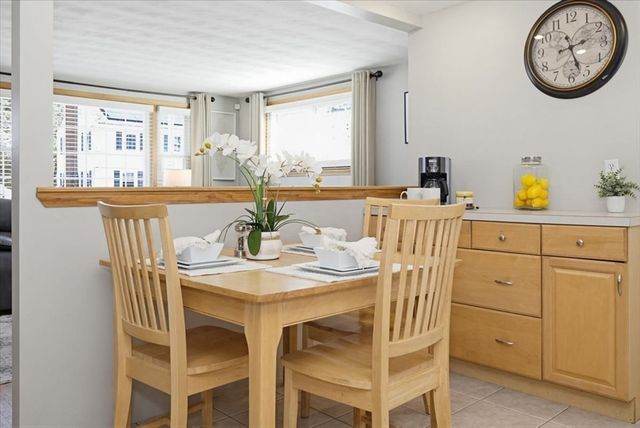 5 Coolidge St, Billerica, MA 01821