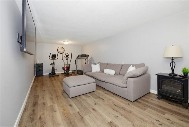 5 Coolidge St, Billerica, MA 01821