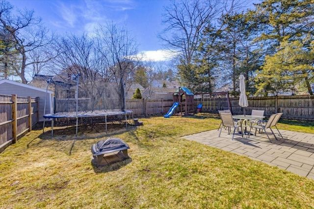 5 Coolidge St, Billerica, MA 01821