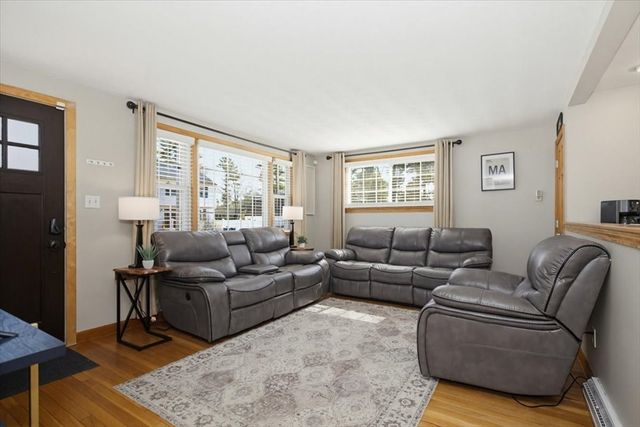 5 Coolidge St, Billerica, MA 01821