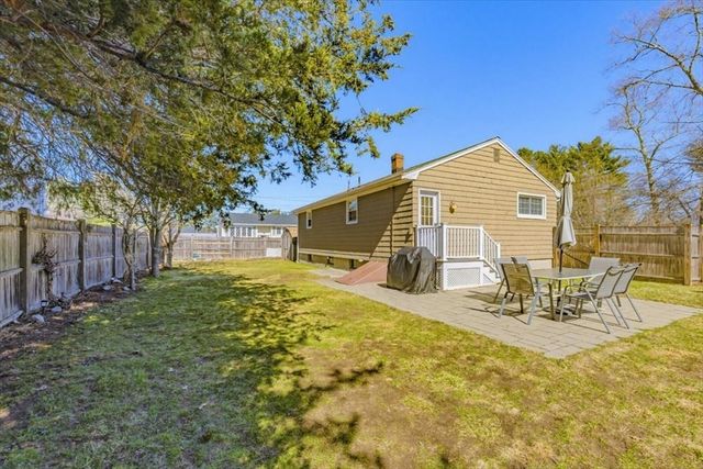 5 Coolidge St, Billerica, MA 01821