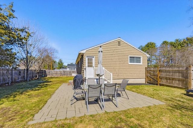 5 Coolidge St, Billerica, MA 01821