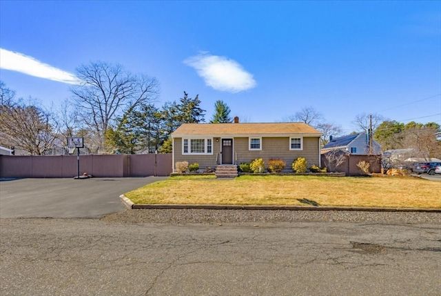 5 Coolidge St, Billerica, MA 01821