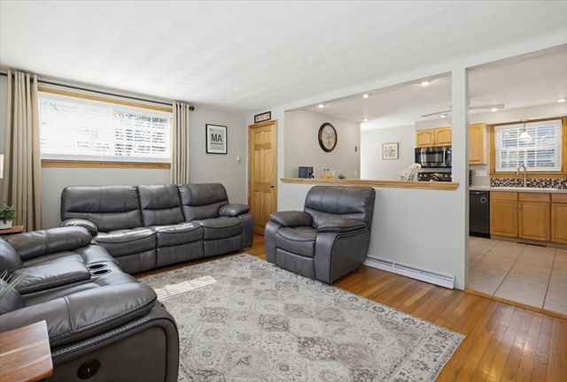 5 Coolidge St, Billerica, MA 01821