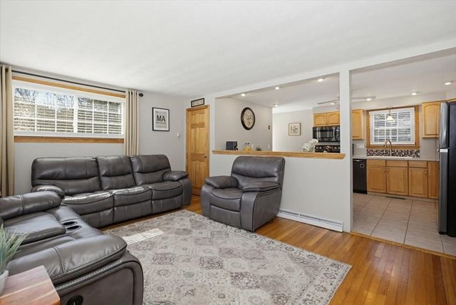 5 Coolidge St, Billerica, MA 01821