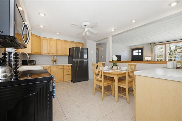 5 Coolidge St, Billerica, MA 01821