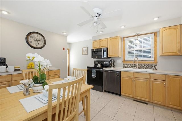 5 Coolidge St, Billerica, MA 01821