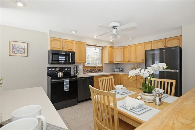 5 Coolidge St, Billerica, MA 01821