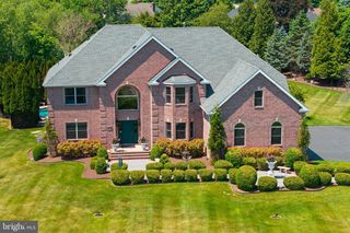 3 ROOSEVELT AVE, Pennington, NJ 08534