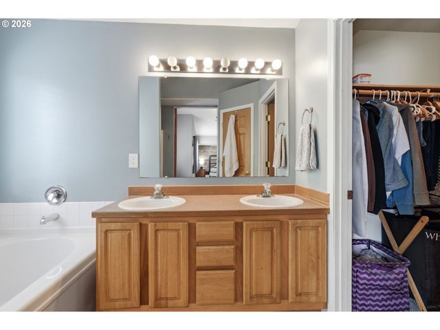 2308 Sw 11TH Cir, Battle Ground, WA 98604