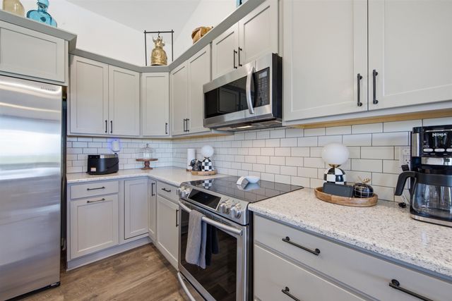 2741 N Bluestone Cir, Andover, KS 67002