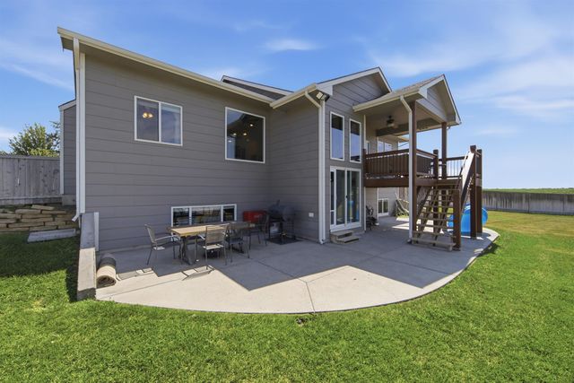2741 N Bluestone Cir, Andover, KS 67002