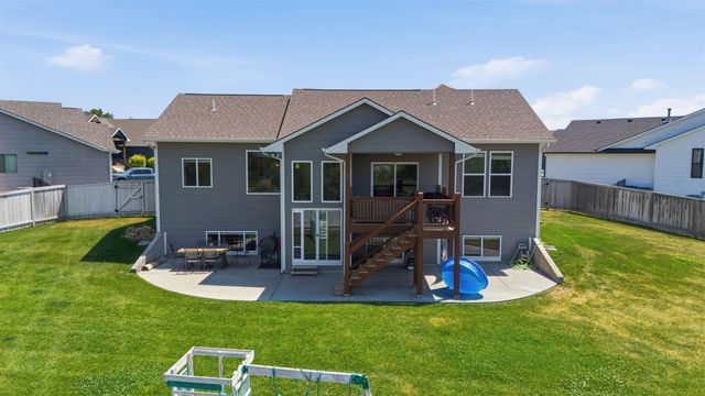 2741 N Bluestone Cir, Andover, KS 67002