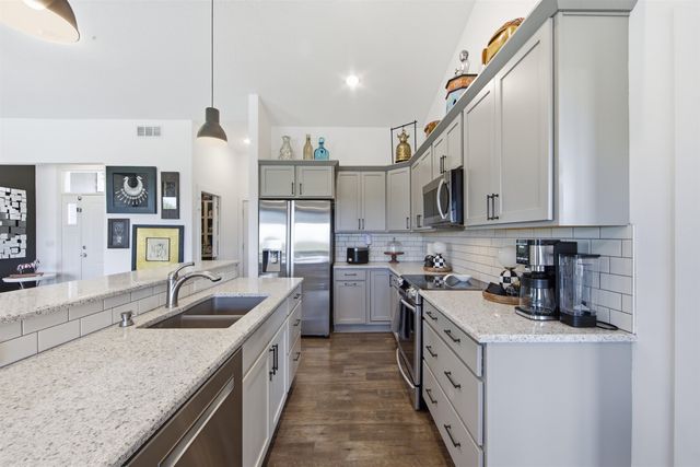 2741 N Bluestone Cir, Andover, KS 67002