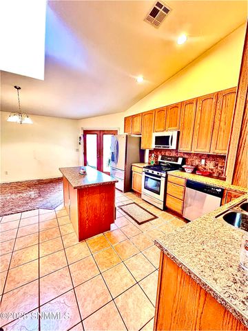 98 Derbyshire Road, Tularosa, NM 88352