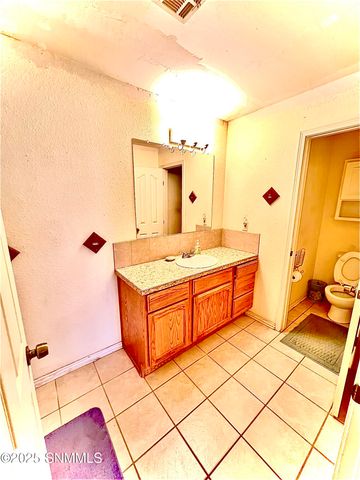 98 Derbyshire Road, Tularosa, NM 88352